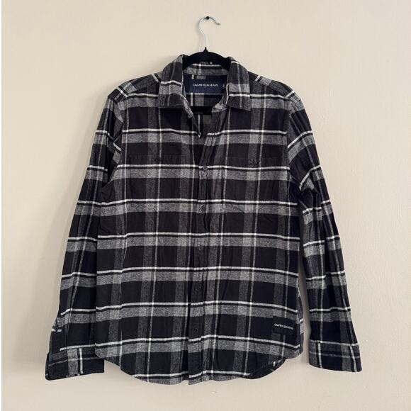 Men's Calvin Klein Jeans Black and Grey Tartan Plaid Flannel size M Preppy Boho - Picture 1 of 4
